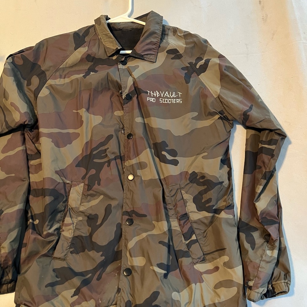 The vault pro scooter wind breaker